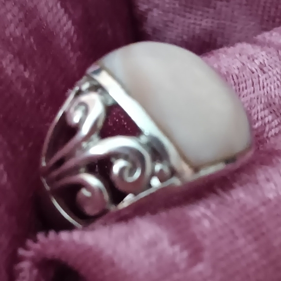 925 Silver Vine Cut Out Stone Ring - Picture 8 of 9